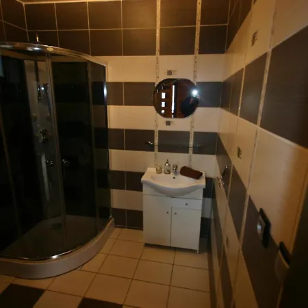 Zbojnicka Drevenica 2 *